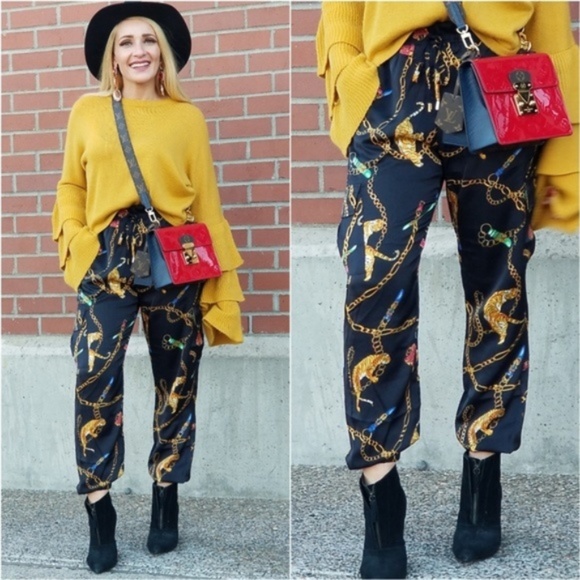 MUST HAVES!! NEW ARRIVALS - Picture 6 of 8